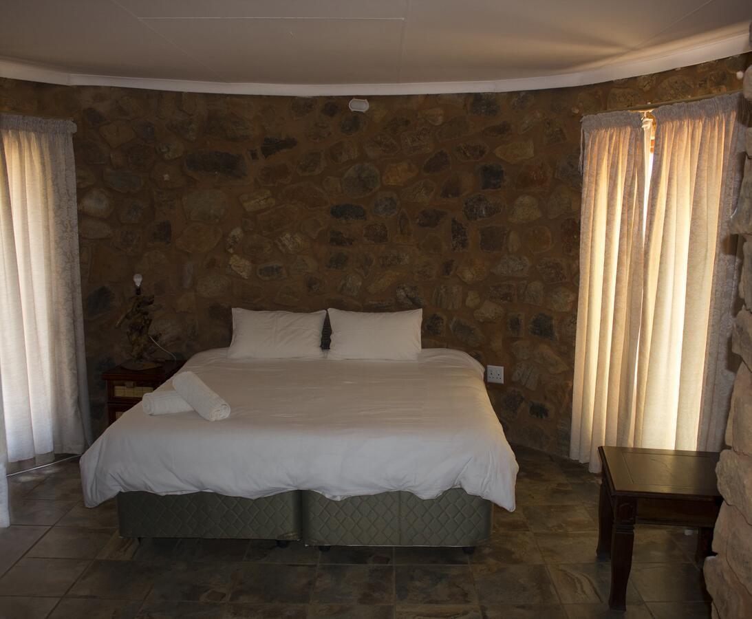 Thabaledi Game Lodge